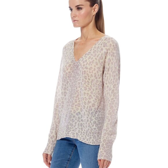 360 Cashmere - "Sylvia" V-Neck Cashmere Pullover in Purple Haze Leopard Print, S - Picture 7 of 10
